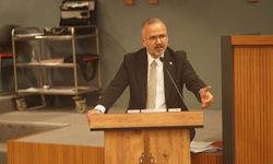 AK Partili Yıldız'dan Tugay'a sert sözler: "Dinlemeyen, anlamayan bir belediye başkanı"