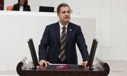 CHP'li Deniz Yücel: İzmir'in tarihi binalarına Vakıflar Genel Müdürlüğü eliyle çöktüler!