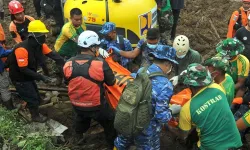 Endonezya'da toprak kaymasında can kaybı 70’e yükseldi