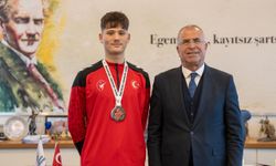 Gaziemirli taekwondocu Türkiye şampiyonu oldu