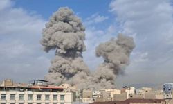 İran'da okula düşen bombada 24 öğrenci hayatını kaybetti