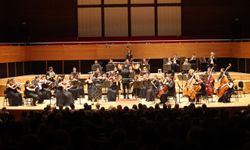 İzmir Oda Orkestrası, dünyaca ünlü keman sanatçısı Küden ile aynı sahnede