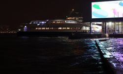 İzmir’de lodos ve yağmur körfezi taşırdı: Deniz seviyesi 85 santimetreye çıktı!