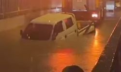 İzmir'de yağışın ardından selde bir kişi vefat etti