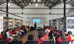 İzmirli çocuklar kitapla büyüyor: Yaratıcı Okuma Atölyesi başladı