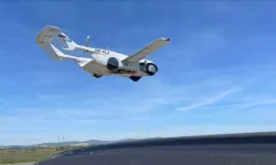 Japonya’da uçan araba ilk kez kamuya açık uçtu