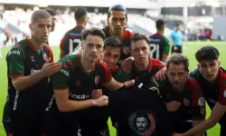 Karşıyaka evinde kazandı, ikincilik umudunu korudu