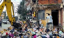 Kötü koku ihbarı gerçeği ortaya çıkardı! Ev çöplüğe dönmüş