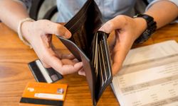 Halk yoksul, kart mecbur