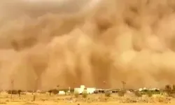 Libya'da kum fırtınası hayatı durma noktasına getirdi