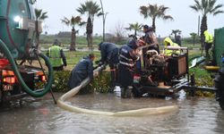 Manisa sağanak yağışa karşı alarmda: Binden fazla personel sahada