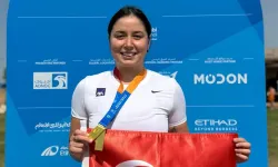 İzmirli milli yüzücü Bengisu Avcı dünya şampiyonu oldu