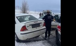 Otomobiller kafa kafaya çarpıştı: 1 ölü