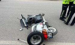 Panelvanla çarpışan motosiklet sürücüsü hayatını kaybetti