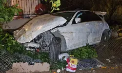 Şarampole yuvarlanan otomobildeki 23 yaşındaki genç öldü, annesi yaralandı