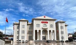 Rüşvet iddiası: Kaymakamlığın koruma polisi ve şoförü gözaltına alındı