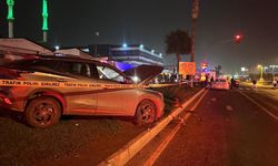 Sollama faciası... Refüjde bekleyen yayalara araç çarptı, 3 ölü, 3 yaralı!