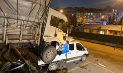 Sürücüsüz kamyon hareket edince ortalık savaş alanına döndü!