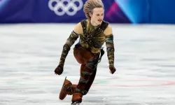 Ters takla ile Kış Olimpiyatlarına damga vurdu: Artistik patinajcı Ilia Malinin kimdir?