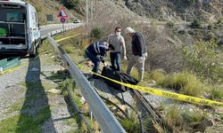 Yol kenarında kadın cesedi bulundu