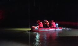 Yükselen sular işçileri mahsur bıraktı, AFAD zamanla yarıştı