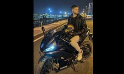 Kontrolden çıkarak bariyerlere çarpan 22 yaşındaki motosiklet sürücüsü öldü