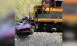 ABD’nin Mississippi eyaletinde tren ile minibüsün çarpıştığı kazada 5 kişi öldü