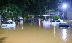 Kenya'nın başketinde etkili olan Nairobi'de sel nedeniyle 10 kişi öldü