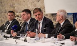 Başkan Tugay: "Bu şehrin zenginleşmesi, gelişmesi lazım"