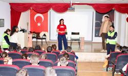 Bayraklı'da çevre bilinci küçük yaşta aşılanıyor