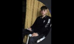 Belediye otobüsüyle çarpışan 17 yaşındaki motosiklet sürücüsü hayatını kaybetti