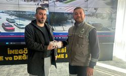 Belediye personelinden takdir toplayan hareket: 200 bin liralık çantayı sahibine ulaştırdı