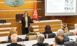 Bornova’da muhtarlara dijital dönüşüm eğitimi