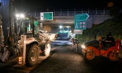 Bornova'da yol çalışmalarına gece mesaisiyle hız verildi