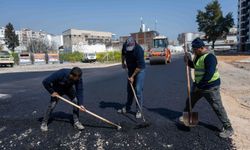 Bornova'da yol mesaisi: Ankara Asfaltı–Üniversite Caddesi arasında asfalt serimi