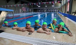 Buca’da engeller kulaçlarla aşılıyor