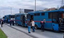 Cezaevi araçları TEM'de kaza yaptı: Çok sayıda yaralı var