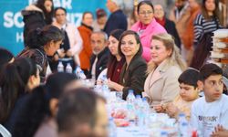 CHP Kadın Kolları Genel Başkanı Asu Kaya, Karabağlar'da iftar sofrasına katıldı