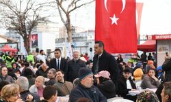 Çiğli’de Kadir Gecesi’nde binler aynı sofrada buluştu