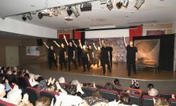 Çiğli’de Tiyatro Haftası yoğun ilgi gördü