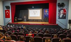 Deprem Haftası'nda Bornovalı öğrencilere 'afet bilinci' eğitimi