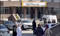 Liseli, 2 öğretmen ve 1 öğrenciyi ağır yaraladı