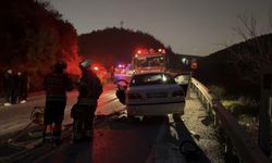 Feci kaza: Sürücü hayatını kaybetti, eşi ve çocuğu yaralandı