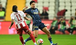 Fenerbahçe, Antalyaspor deplasmanında puan kaybetti: 2-2