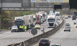 Fransa’da kamyon şoförleri fahiş akaryakıt fiyatlarını protesto etti