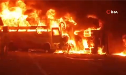 Hindistan'da otobüsle kamyon kafa kafaya çarpıştı: 13 ölü, 28 yaralı