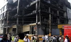 Hindistan'ın başkenti Yeni Delhi'de yangın: Çok sayıda ölü ve yaralı var