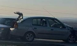 İki araç çarpıştı, 1 kişi hayatını kaybetti