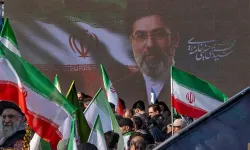 İran’ın “çoklu otoriterlik” sistemi rejimi nasıl ayakta tutuyor?