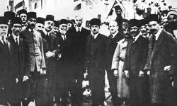 İzmir İktisat Kongresi yapılırken dönemin İktisat Bakanı kimdir?